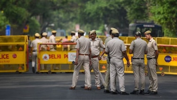 दिल्ली पुलिस की बड़ी कार्रवाई, आतंकी साजिश का भंडाफोड़; 9 संदिग्ध गिरफ्तार