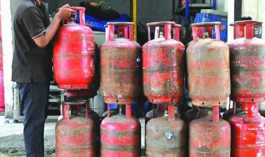 LPG Price Hike: कॉमर्शियल गैस सिलेंडर फिर हुआ महंगा, राजस्थान में 3141 रुपए पहुंची कीमत