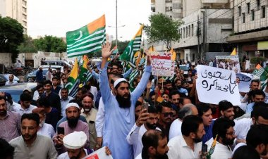 PoK में बवाल: ‘हक की आवाज’ दबाने के लिए चली गोलियां!  30+ मौतों का दावा, सैकड़ों घायल