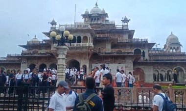बारिश ने बिगाड़ी योग दिवस की तैयारी, अल्बर्ट हॉल में पानी निकालते दिखे कर्मचारी