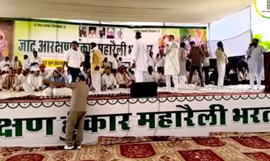 हनुमान बेनीवाल की जनसभा में जेबकतरों का आतंक, पुलिस ने पकड़ा, कार्यकर्ताओं ने की धुनाई