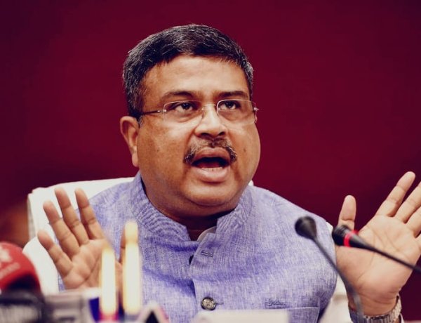 कॉकरोच जनता पार्टी का 6 जून को प्रदर्शन, धर्मेंद्र प्रधान के इस्तीफे की मांग लेकर दिल्ली पहुंचेंगे अभिजीत दीपके