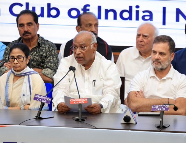 इंडिया ब्लॉक की बैठक, कई मुद्दों पर बनी सहमति, DMK और आम आदमी पार्टी ने बनाई दूरी