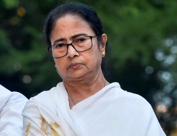ममता बनर्जी के घर CID की दस्तक! कालीघाट स्थित TMC ऑफिस में तलाशी, दीदी और अभिषेक दिल्ली में