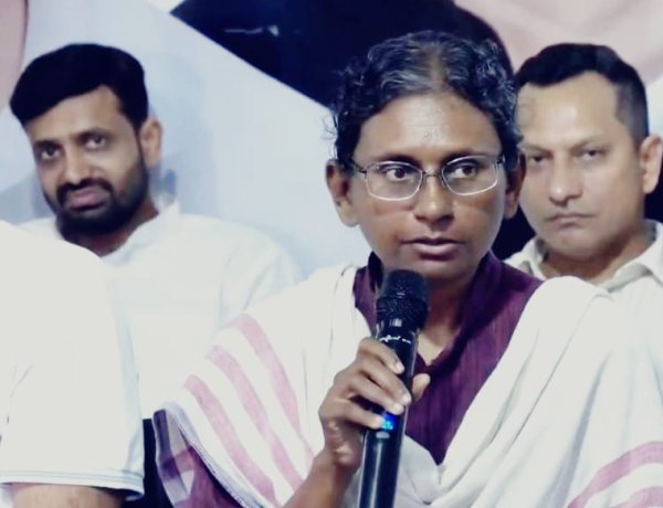 कांग्रेस में हड़कंप: मीनाक्षी नटराजन का नामांकन रद्द, दिल्ली में चुनाव आयोग के बाहर कांग्रेस नेताओं का जोरदार प्रदर्शन