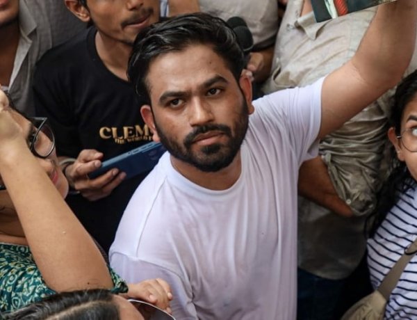 अभिजीत दीपके के पड़ा थप्पड़, जयपुर में फ्लॉप हुआ प्रदर्शन!