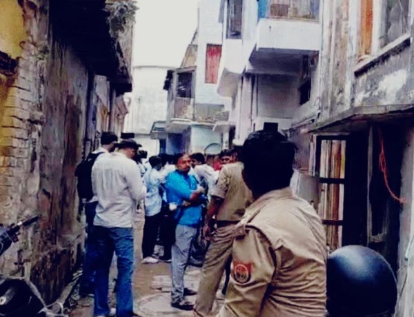 राम मंदिर चढ़ावा चोरी मामला: जेल में बंद 8 आरोपियों के घरों पर पुलिस की ताबड़तोड़ छापेमारी, दस्तावेज और बैंक खातों की जांच