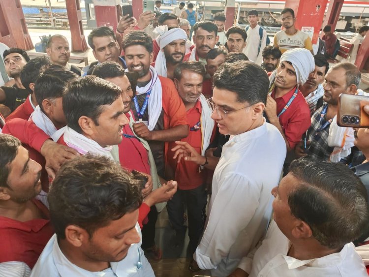 करौली में सचिन पायलट का भव्य स्वागत, रेलवे स्टेशन पर उमड़ी भीड़; कांग्रेस में जल्द होगा बड़ा ऐलान !