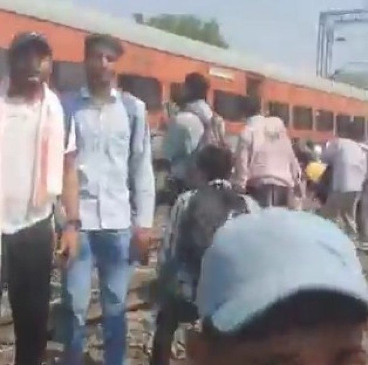 रणथंभौर एक्सप्रेस में बड़ा हादसा टला, पहियों से निकली चिंगारी और धुआं