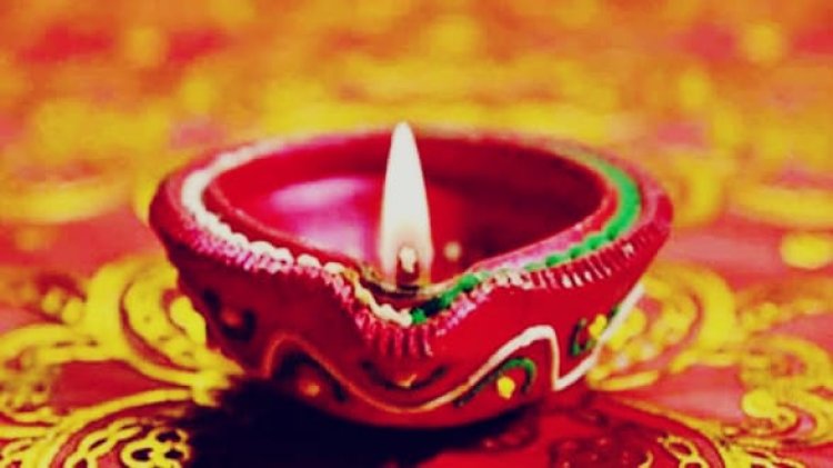 पूजा में घी, तिल या सरसों का दीपक? जानिए किस दीपक से मिलता है कौन-सा फल