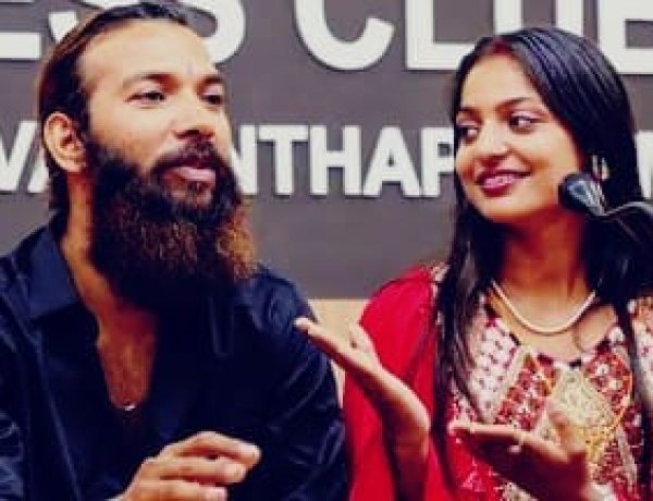वायरल 'महाकुंभ गर्ल' मोनालिशा की सुरक्षा हटी, कोर्ट बोला- सामने आएंगी तो मिलेगी सुरक्षा