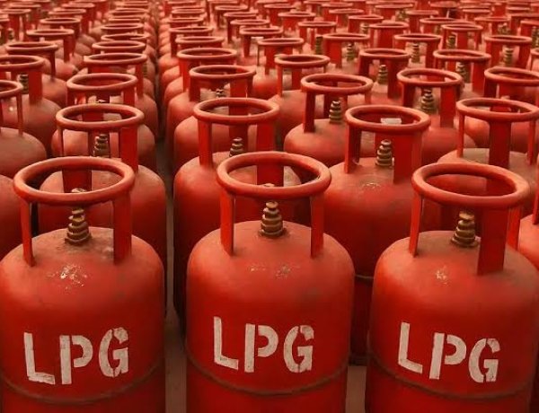 भारत में पहली बार Instamart पर शुरू हुई LPG सिलेंडर की ऑन-डिमांड डिलीवरी, HPCL के साथ लॉन्च हुई नई सेवा