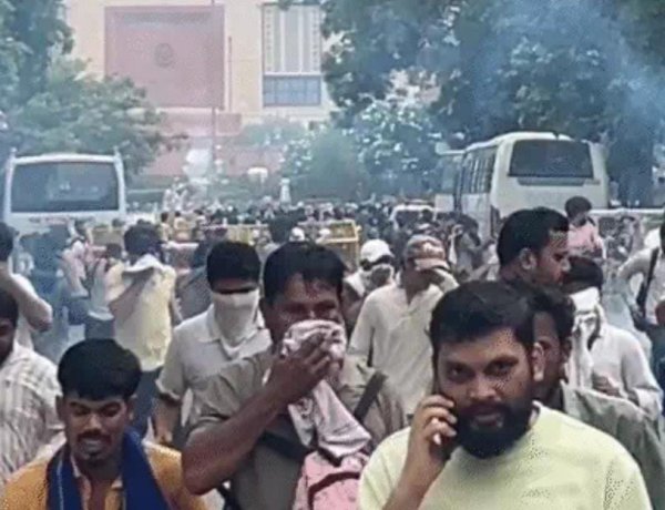 CJP Protest: अभिजीत दीपके को हिरासत में, छात्रों पर लाठीचार्ज को लेकर विपक्ष का हमला, खरगे बोले- सरकार सत्ता में रहने लायक नहीं