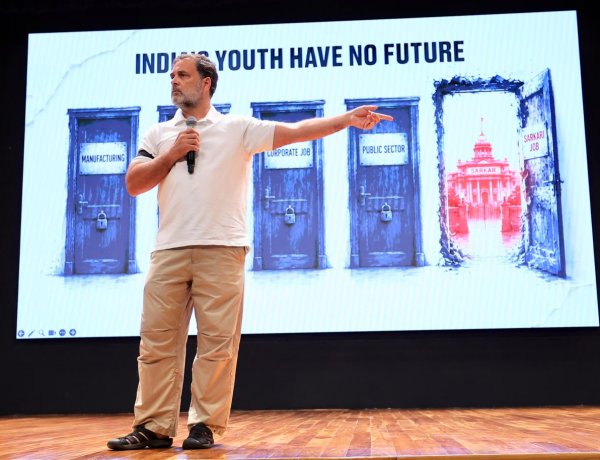 NEET पेपर लीक पर राहुल गांधी का प्रेस कॉन्फ्रेंस, छात्रों के लिए न्याय की उठाई मांग