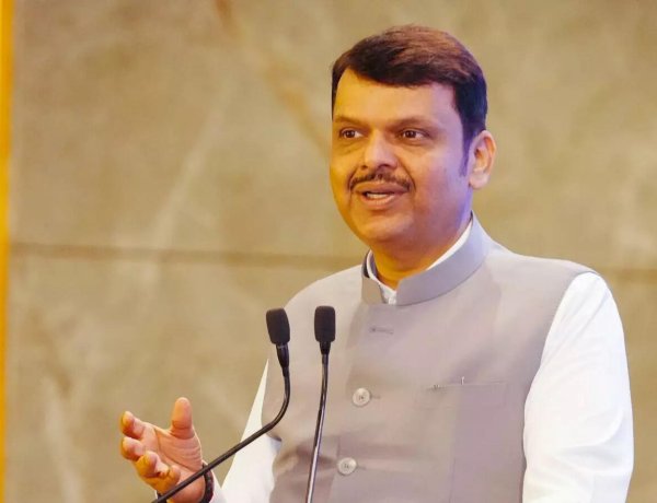 धर्मेंद्र प्रधान के इस्तीफे पर संजय राउत का दावा, बोले- देवेंद्र फडणवीस होंगे नए शिक्षा मंत्री
