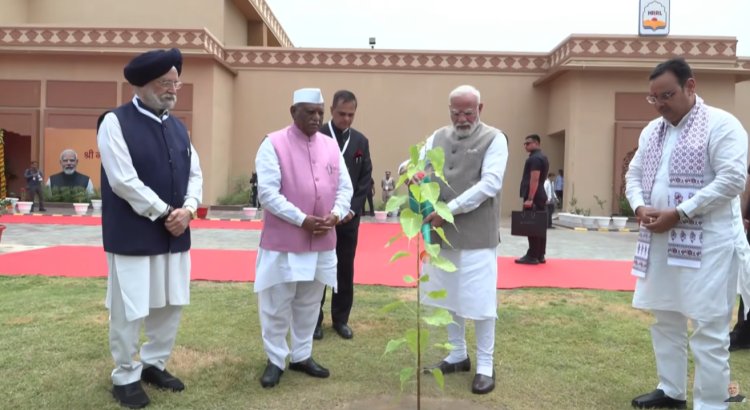 पीपल को खेजड़ी बताने पर घिरे PM मोदी? कांग्रेस MLA हरीश चौधरी का तंज, सोशल मीडिया पर छिड़ी बहस