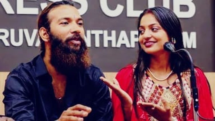 वायरल 'महाकुंभ गर्ल' मोनालिशा की सुरक्षा हटी, कोर्ट बोला- सामने आएंगी तो मिलेगी सुरक्षा