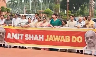 संसद के बाहर पोस्टर, अंदर हंगामा: ‘अमित शाह जवाब दो’ के नारे; लोकसभा-राज्यसभा की कार्यवाही स्थगित