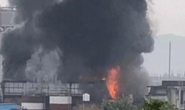 Alwar Factory Fire: अलवर के मत्स्य औद्योगिक क्षेत्र में तेल पैकिंग फैक्ट्री में भीषण आग, 12 से ज्यादा दमकल गाड़ियां मौके पर