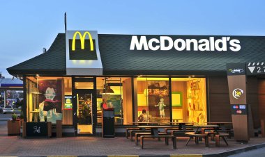 McDonald’s समेत 13 फूड आउटलेट पर FDA का बड़ा एक्शन, लाइसेंस सस्पेंड; किचन में मिलीं गंभीर खामियां