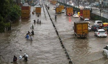 दिल्ली-NCR में सुबह-सुबह बारिश ने बदला मौसम, जम्मू-कश्मीर में भी बरसे बादल