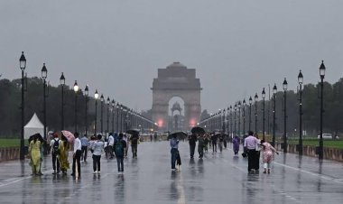 दिल्ली-NCR पर फिर बारिश का अटैक! Yellow Alert के बीच तेज हवाएं, जलभराव से थमी रफ्तार
