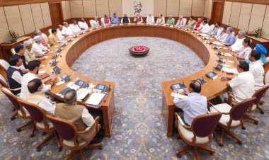 मोदी कैबिनेट में जल्द हो सकता है बड़ा फेरबदल, युवाओं और नए चेहरों को मिल सकता है मौका