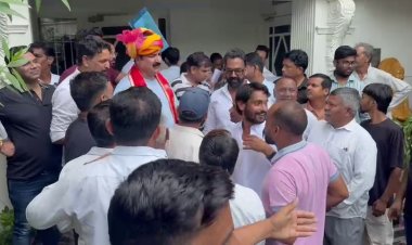 जयपुर नगर निगम चुनाव - प्रताप सिंह खाचरियावास के घर टिकट दावेदारों की भीड़, कांग्रेस में बढ़ी सियासी हलचल