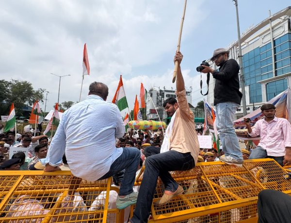 झोटवाड़ा की सड़कों पर उतरा जनसैलाब, JDA कूच से गरमाई सियासत; समाधान नहीं तो CM आवास घेरने की चेतावनी
