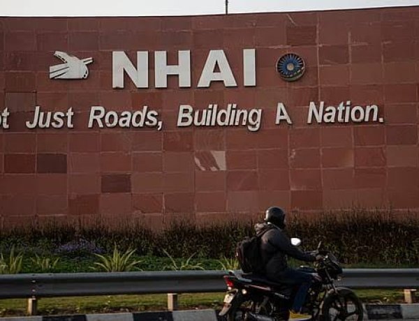 हाईवे पर एम्बुलेंस की देरी अब पड़ेगी महंगी! NHAI का बड़ा एक्शन, हर मिनट की देरी पर ₹5 हजार जुर्माना