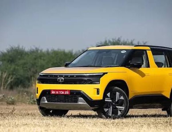 Tata Motors Discount: अगस्त में Tata की कार खरीदने का शानदार मौका, EV पर 3.5 लाख तक का फायदा; देखें पूरी लिस्ट