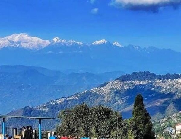 Solo Trip India: अकेले घूमने का बना रहे हैं प्लान? ये 10 जगहें देंगी सुकून, रोमांच और भरोसे का अनुभव