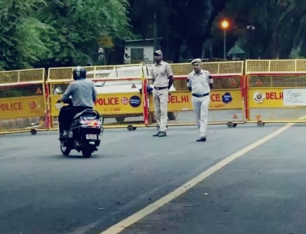 नोएडा में 13 दिन के लिए धारा 163 लागू, 5 से ज्यादा लोगों के जुटने पर रोक; जुलूस-प्रदर्शन भी प्रतिबंधित