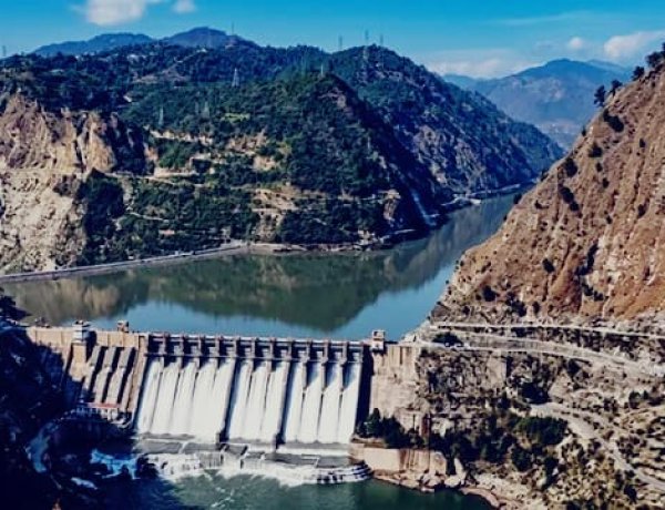 सिंधु जल संधि पर पाकिस्तान की बढ़ी बेचैनी, दुनिया के सामने उठा रहा पानी का मुद्दा