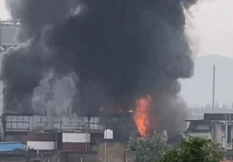 Alwar Factory Fire: अलवर के मत्स्य औद्योगिक क्षेत्र में तेल पैकिंग फैक्ट्री में भीषण आग, 12 से ज्यादा दमकल गाड़ियां मौके पर