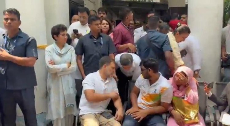 राहुल गांधी का थाने में धरना, पैलेट गन केस में FIR की मांग पर अड़े; पुलिस ने बताया आगे क्या होगा