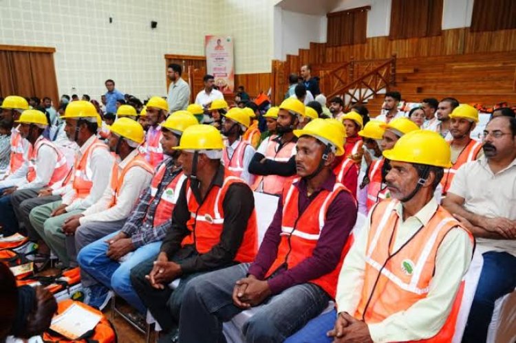 यूपी में श्रमिकों के लिए बड़ा फैसला, अब नियुक्ति पत्र जरूरी; हर साल मुफ्त होगा हेल्थ चेकअप