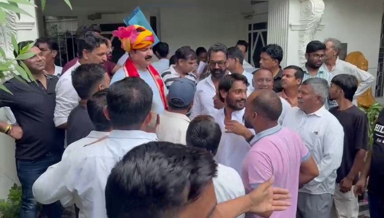 जयपुर नगर निगम चुनाव - प्रताप सिंह खाचरियावास के घर टिकट दावेदारों की भीड़, कांग्रेस में बढ़ी सियासी हलचल