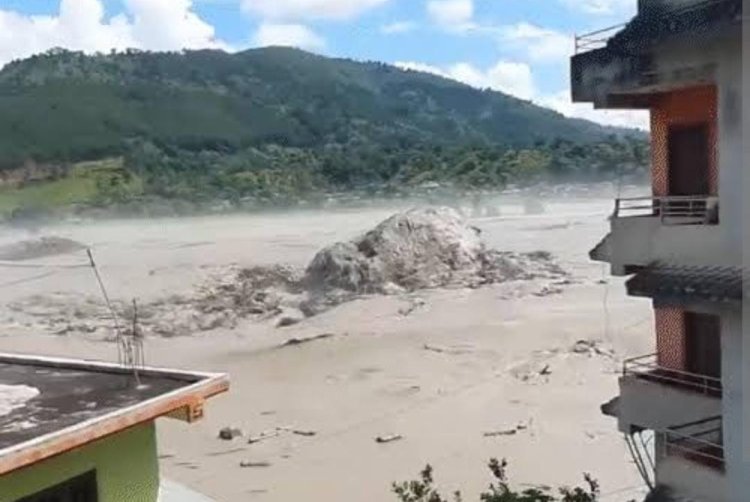 नेपाल-तिब्बत बॉर्डर पर अचानक बाढ़ से भारी तबाही, 178 की मौत; 1,500 लोग लापता