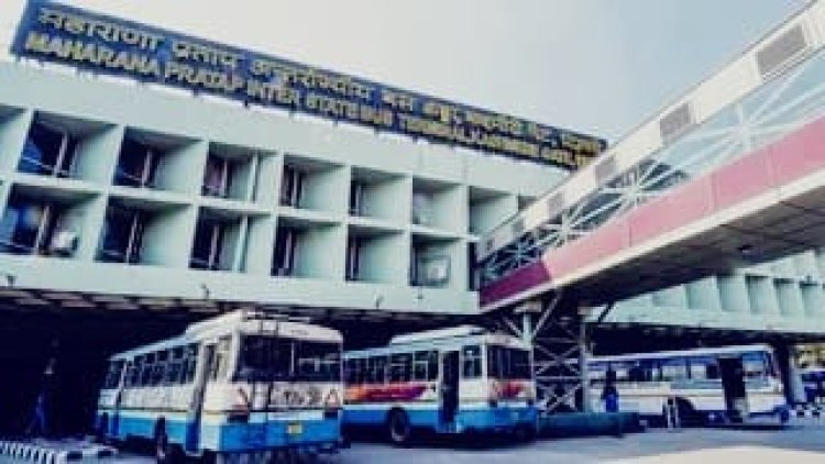 दिल्ली में 16 साल की छात्रा से चलती बस में गैंगरेप, 47 किमी तक दरिंदगी; ड्राइवर-कंडक्टर गिरफ्तार