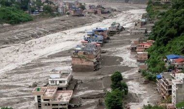 Nepal Flood Alert: नेपाल में फिर बढ़ा बाढ़ का खतरा, 7 जिलों में चेतावनी; आपदा में 1000 से ज्यादा लोगों की मौत