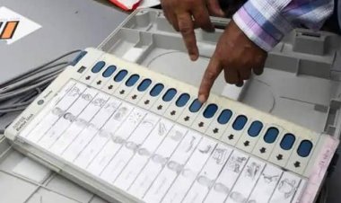 राजस्थान निकाय चुनाव: चूरू में EVM खराब, वोटिंग शुरू होने का इंतजार करते रहे लोग; बूथ पर लगी लंबी लाइन