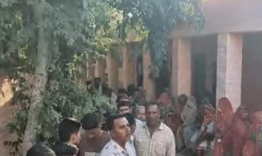 राजस्थान निकाय चुनाव: अलवर में एक घंटे बाद भी वोटिंग शुरू नहीं, EVM खराब होने से बूथ पर हंगामा