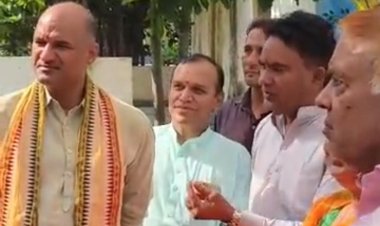 चित्तौड़गढ़ में सीपी जोशी और चंद्रभान सिंह आक्या साथ पहुंचे मतदान केंद्र, वार्ड-29 में किया मतदान
