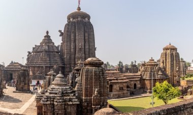 भुवनेश्वर का लिंगराज मंदिर,नाभि क्षेत्र  से हरिहर स्वरूप तक पूजा