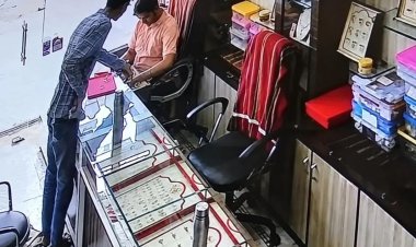 गणेशजी की सोने की मूर्ति खरीदने आया युवक, 500 रुपए देकर 7.20 लाख के गहने ले उड़ा