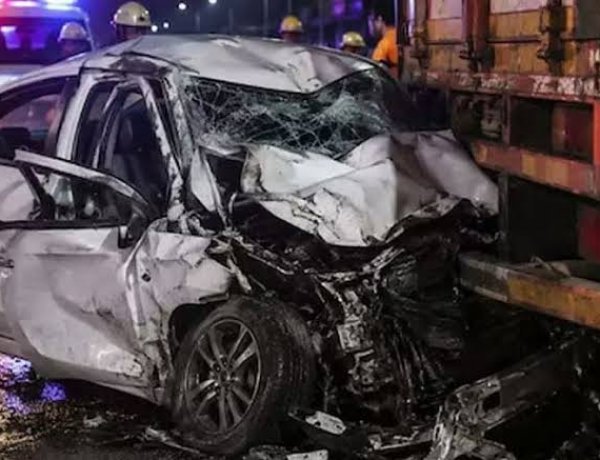 केरल में दर्दनाक सड़क हादसा, खड़ी लॉरी से भिड़ी कार; 8 छात्रों की मौत, जांच में जुटी पुलिस