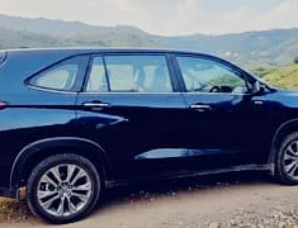 Toyota Innova Hycross Facelift: नए अवतार में आएगी इनोवा हाईक्रॉस, टेस्टिंग के दौरान दिखी कार; मिल सकते हैं ये अपडेट
