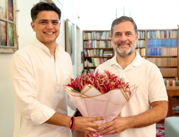 10 जनपथ पर पायलट की ‘गांधी परिवार’ से मुलाकात, पंजाब की सियासत पर बढ़ी हलचल