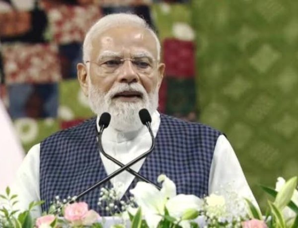 गुजरात को PM मोदी की बड़ी सौगात, 35 हजार करोड़ से ज्यादा के प्रोजेक्ट्स का उद्घाटन-शिलान्यास; नई रेल सेवा भी शुरू